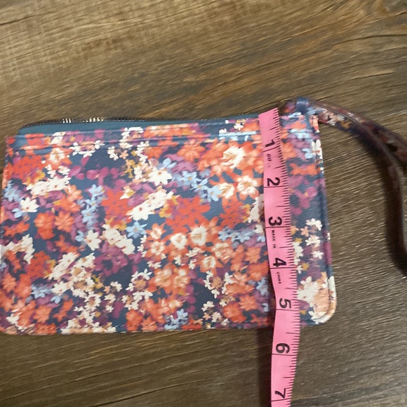 Clutch - Picture 8 of 8